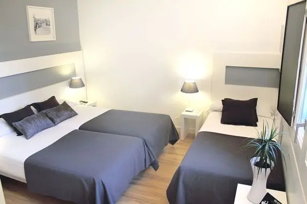 Üç Kişilik Oda