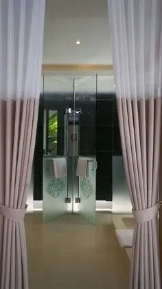 Tek Büyük Yataklı Oda, 1 Yatak Odası, Kişiye Özel Havuzlu
