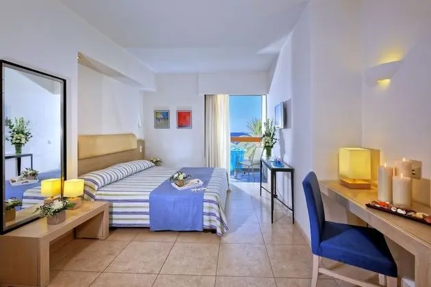Double or Twin Room with Sea View