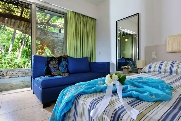 Maisonette Two-Bedroom with Pool View