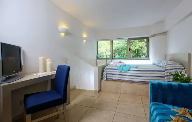 Maisonette Two-Bedroom with Pool View