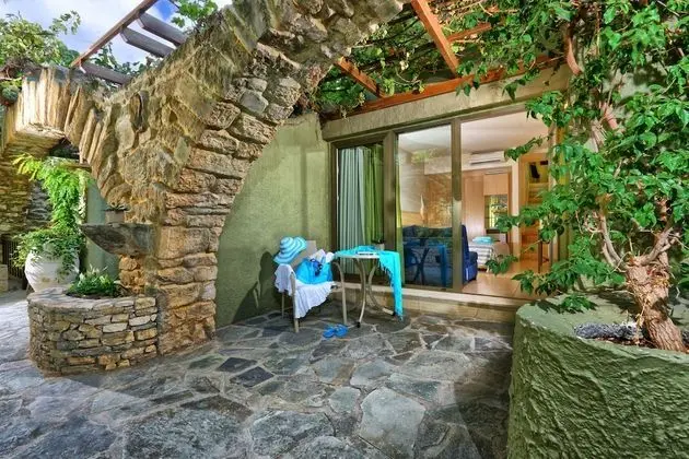 Maisonette Two-Bedroom with Pool View