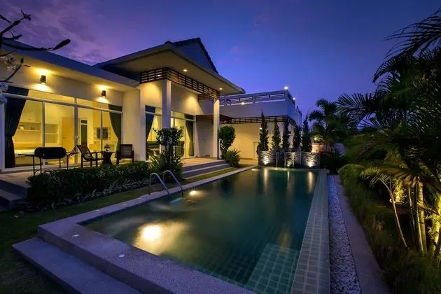 3 Bedrooms Garden Pool Villa