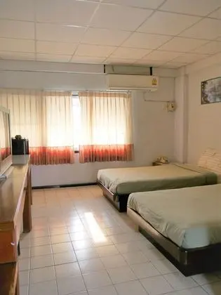 Twin Room with Air-Conditioner
