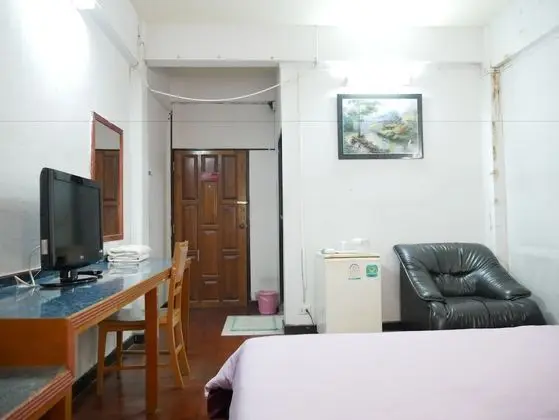 Twin Room with Air-Conditioner