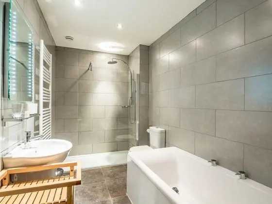 Tek Büyük veya İki Ayrı Yataklı Oda, Özel Banyo