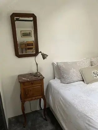 Deluxe Tek Büyük Yataklı Oda, Banyolu/Duşlu, Avlu Manzaralı (Protea Suite)