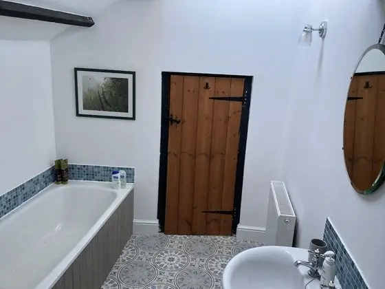 Deluxe Tek Büyük Yataklı Oda, Banyolu/Duşlu, Avlu Manzaralı (Protea Suite)