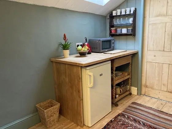 Deluxe Tek Büyük Yataklı Oda, Banyolu/Duşlu, Avlu Manzaralı (Protea Suite)