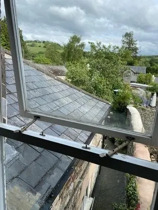 Tek Büyük Yataklı Oda, Özel Banyo, Bahçe Manzaralı (Disa Suite)