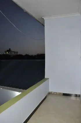 Deluxe Tek Büyük Yataklı Oda, 1 En Büyük (King) Boy Yatak, Balkon, Şehir Manzaralı