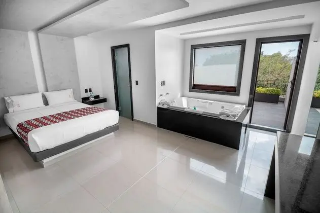 Luxury Suite, Jacuzzi, City View