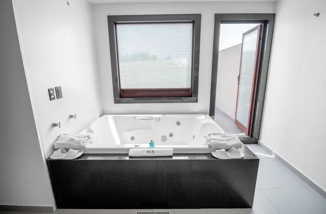 Luxury Suite, Jacuzzi, City View