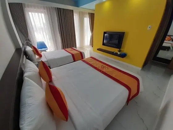 Deluxe Üç Kişilik Oda, Şehir Manzaralı