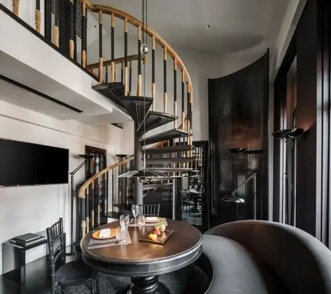 Suit Duplex