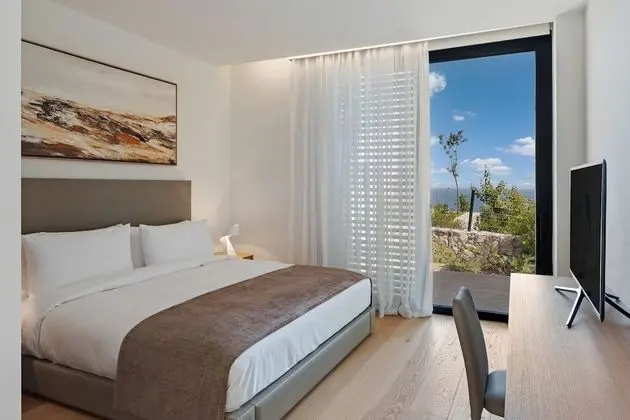 3 Bedroom Pool Residence