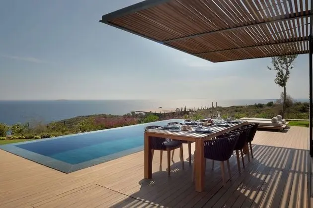 3 Bedroom Pool Residence
