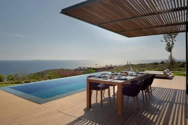 Residence, Deniz Manzaralı, Havuzlu
