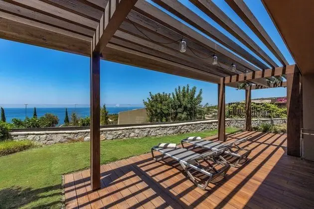 Ridge Terrace Family Sea View