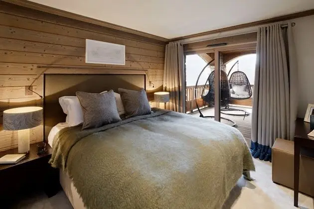 Three-Bedroom Prestige Family Apartment