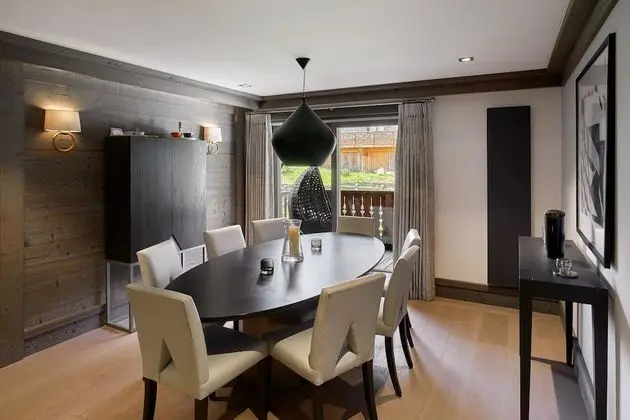 Three-Bedroom Prestige Family Apartment