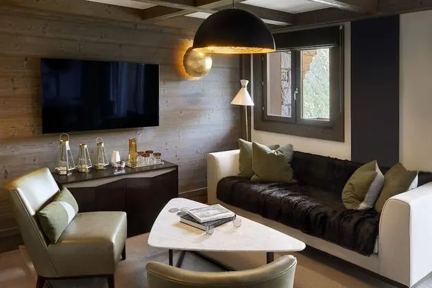 Three-Bedroom Prestige Family Apartment