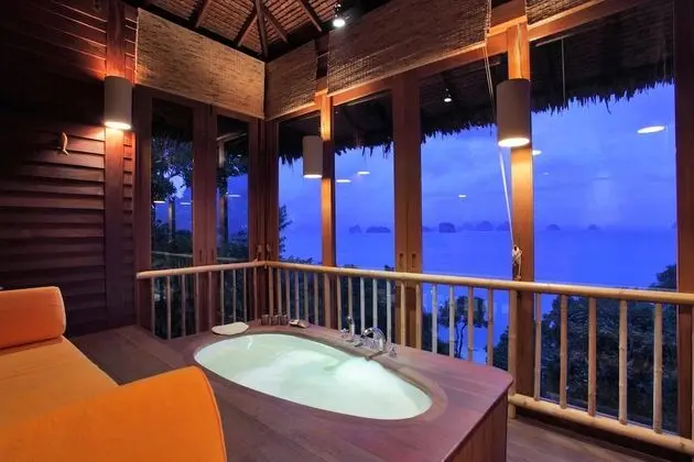 Beachfront Pool Villa