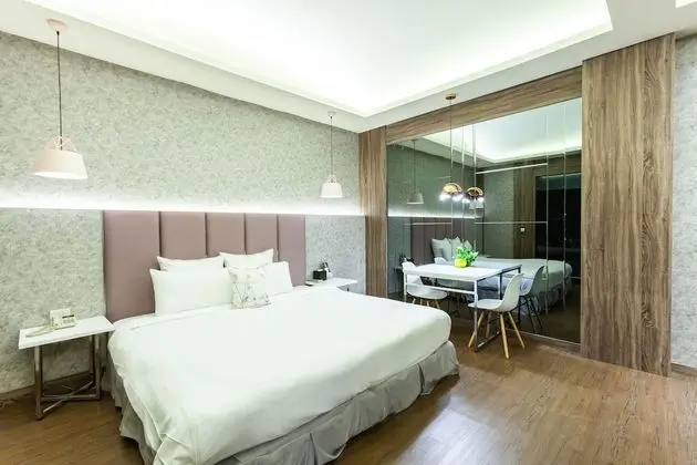Deluxe Tek Büyük Yataklı Oda