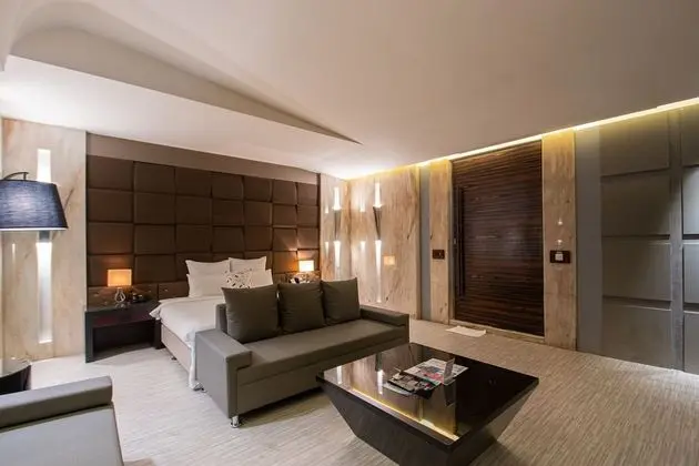 Deluxe Tek Büyük Yataklı Oda