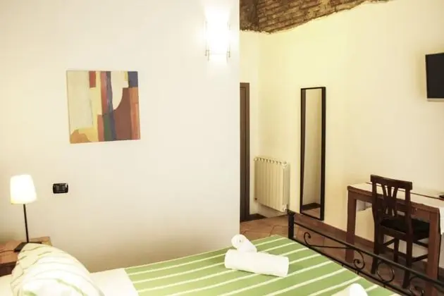 Comfort Tek Büyük Yataklı Oda