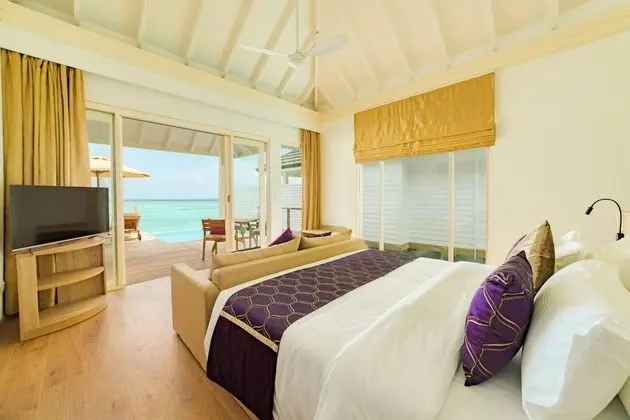 Lagoon Water Villa Pool + Slide