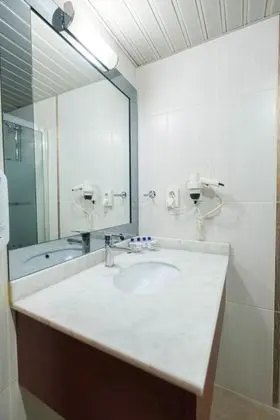 Çift Kişilik,simge Yapı Manzaralı