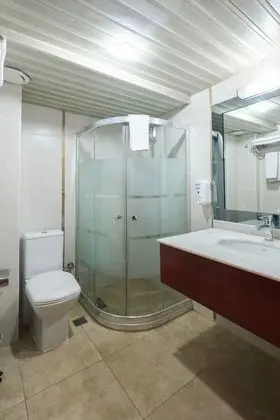 İKİ AYRI YATAKLI ODA