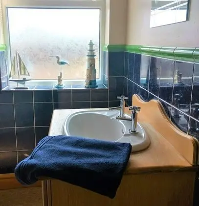Tek Büyük Yataklı Oda, Ortak Banyo