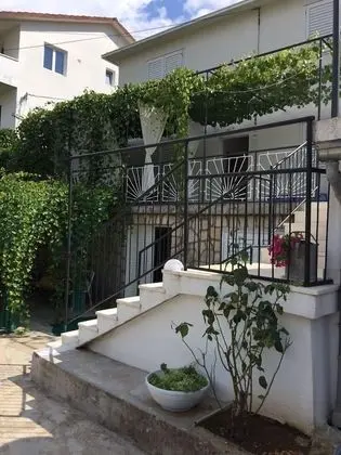 Apart Daire (Sjajna - garden - A1(8))