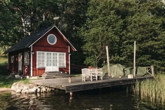 Kulübe, Sauna, Göl Kenarı