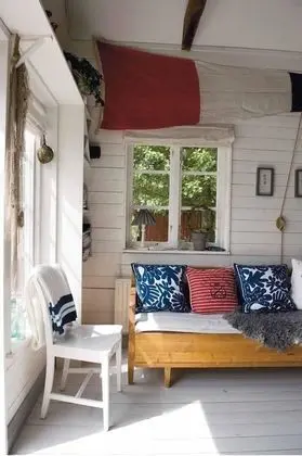 Kulübe, Sauna, Göl Kenarı