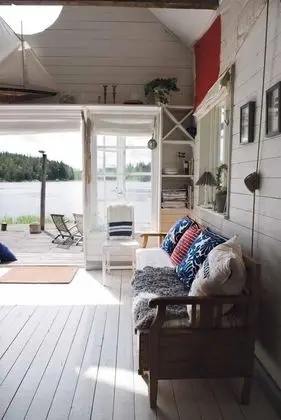 Kulübe, Sauna, Göl Kenarı