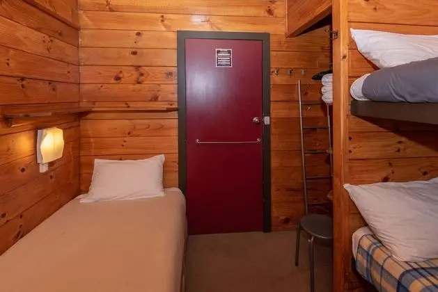 Basic Dört Kişilik Oda, Ortak Banyo