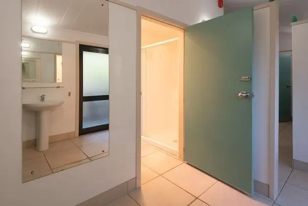 Basic Dört Kişilik Oda, Ortak Banyo