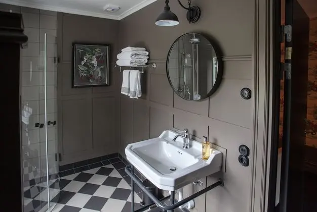 Standard Tek Büyük Yataklı Oda (Klubbhuset)