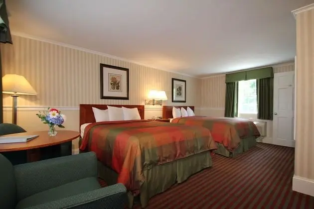 Room, 1 Queen Bed and 1 Twin Bed
