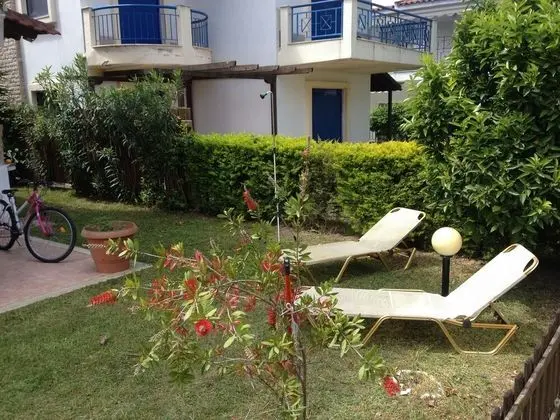 Ev, 3 Yatak Odası, Bahçe Manzaralı (1)
