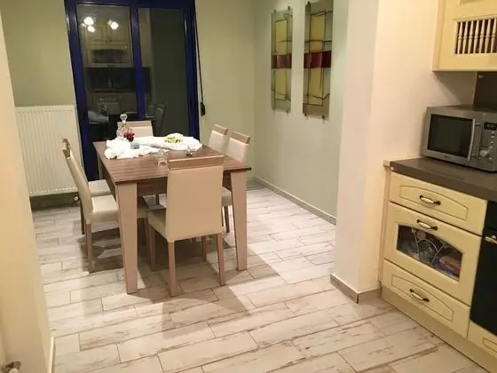 Ev, 3 Yatak Odası, Bahçe Manzaralı (2)