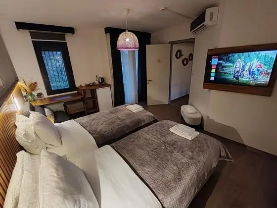 Çift Kişilik, Bahçe Manzaralı, Balkonlu