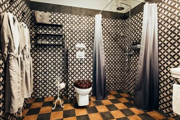 Standard Tek Büyük veya İki Ayrı Yataklı Oda, Özel Banyo