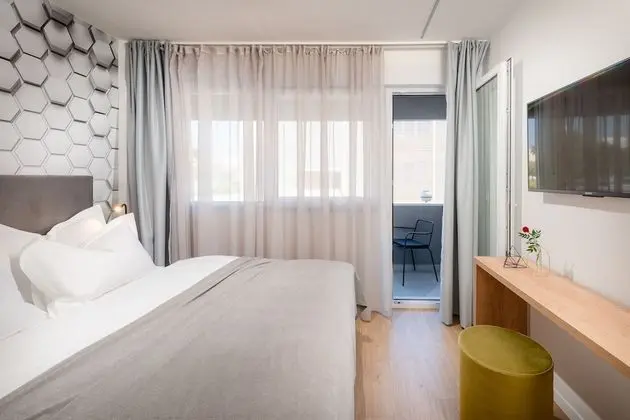 Deluxe Tek Büyük veya İki Ayrı Yataklı Oda, Balkon, Şehir Manzaralı