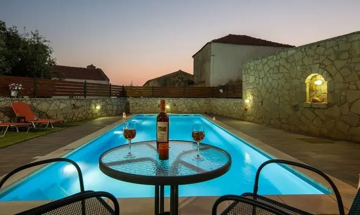Stüdyo, Havuz Manzaralı, Bahçeli (Theano)