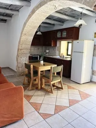 Traditional Süit, 1 Yatak Odası, Havuz Manzaralı, Bahçeli (Erato)