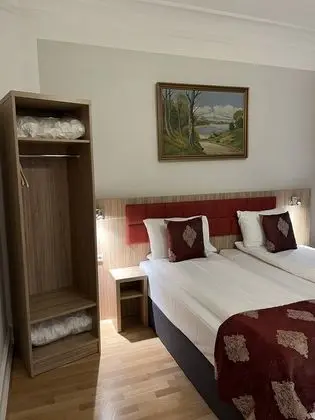 Tek Büyük veya İki Ayrı Yataklı Oda